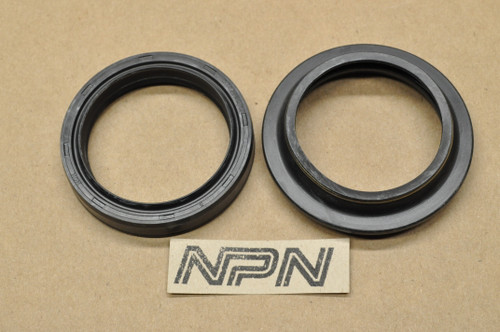 NOS Honda 1994-96 CR125 R 1995 CR250 R CR500 R Front Fork Seal Set 51490-KZ4-305