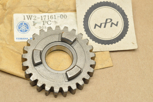 NOS Yamaha DT125 DT175 IT125 IT175 MX175 Sixth 6th Pinion Gear 25T 1W2-17161-00
