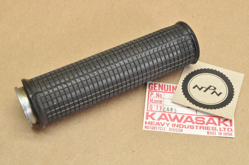 NOS Kawasaki J1 Right Handle Bar Throttle Grip & Throttle Tube 46019-003