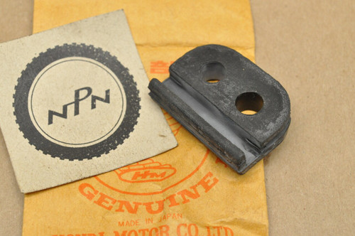 NOS Honda CB450 CB750 CL450 MT125 ST90 XL125 XL70 Stay Rubber 33606-074-010