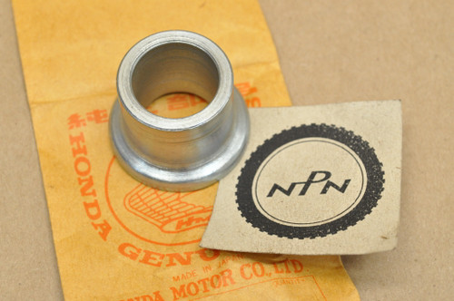 NOS Honda CB72 CB77 Rear Wheel Axle Side Collar 42311-268-000
