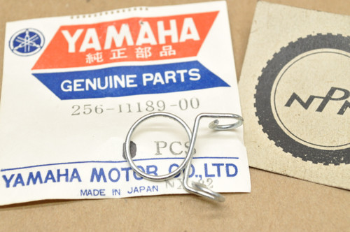NOS Yamaha TT250 TT600 TX500 TX650 XJ700 XS1 XS1100 XS2 XS750 XS850 XT350 XT600 Clip Clamp 256-11189-00