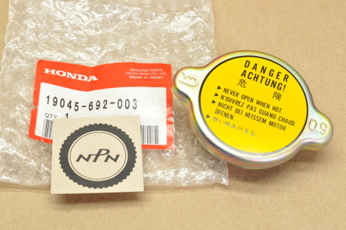 NOS Honda CX500 CX650 GL1000 GL1100 GL500 GL650 Radiator Cap 19045-692-003