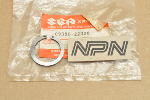 NOS Suzuki ALT185 DR250 GN250 GN400 LT230 LT250 RM250 RM500 RM80 SP250 SP400 Circlip 09380-22006