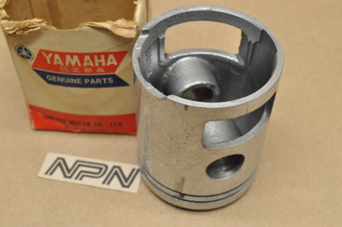 NOS Yamaha YA6 .25 Oversize Piston 137-11631-91