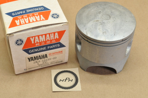 NOS Yamaha 1976 IT400 C YZ400 C .25 Oversize Piston 2K8-11635-00