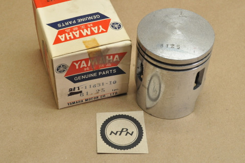 NOS Yamaha 1968 YR2 C 1969 R3 .25 Oversize Piston 211-11631-10
