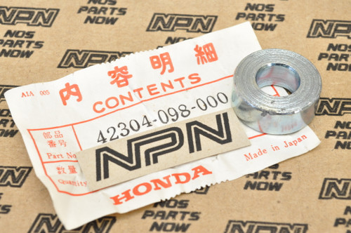NOS Honda CL70 CT70 CT70H S65 SL70 XL70 XL75 XR75 XR80 Axle Collar 42304-098-000