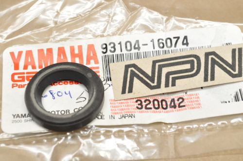NOS Yamaha WR250 YZ125 YZ250 Cylinder Oil Seal 93104-16074 - NOS