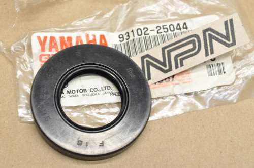 M様 NOS Yamaha FJ600 FZ750 XJ600 XJ900 XS1 XS750 YZ125 YZ250 Oil Seal