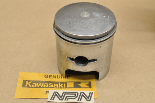 NOS Kawasaki 1971-75 F7 Standard Size Piston w/ Rings 13001-042
