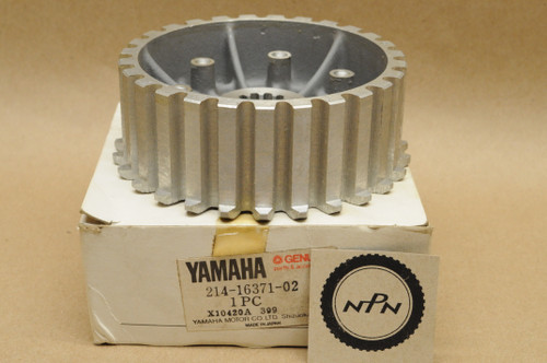 NOS Yamaha DT1 DT2 DT3 DT250 MX250 MX360 RT1 Clutch Boss Gear 214