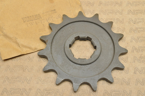 NOS Yamaha 1983 YZ490 Front Drive Sprocket 15T 1W4-17461-50
