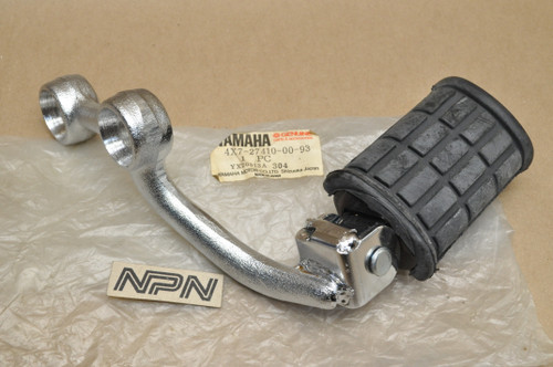 NOS Yamaha XV750 XV920 Virago Left Front Foot Rest Step Assembly