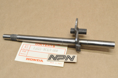 NOS Honda 1984-85 VT700 C 1983 VT750 C Gear Shift Spindle Shaft B
