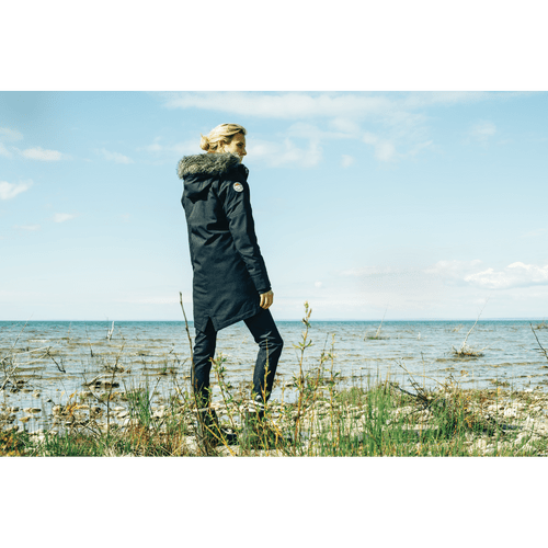 Black (995)