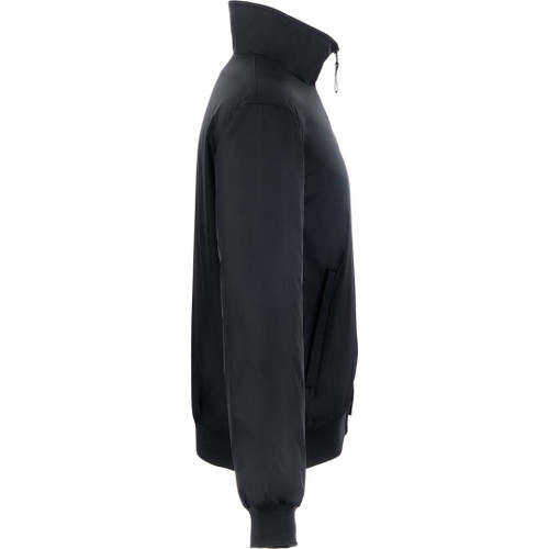 Black (995)