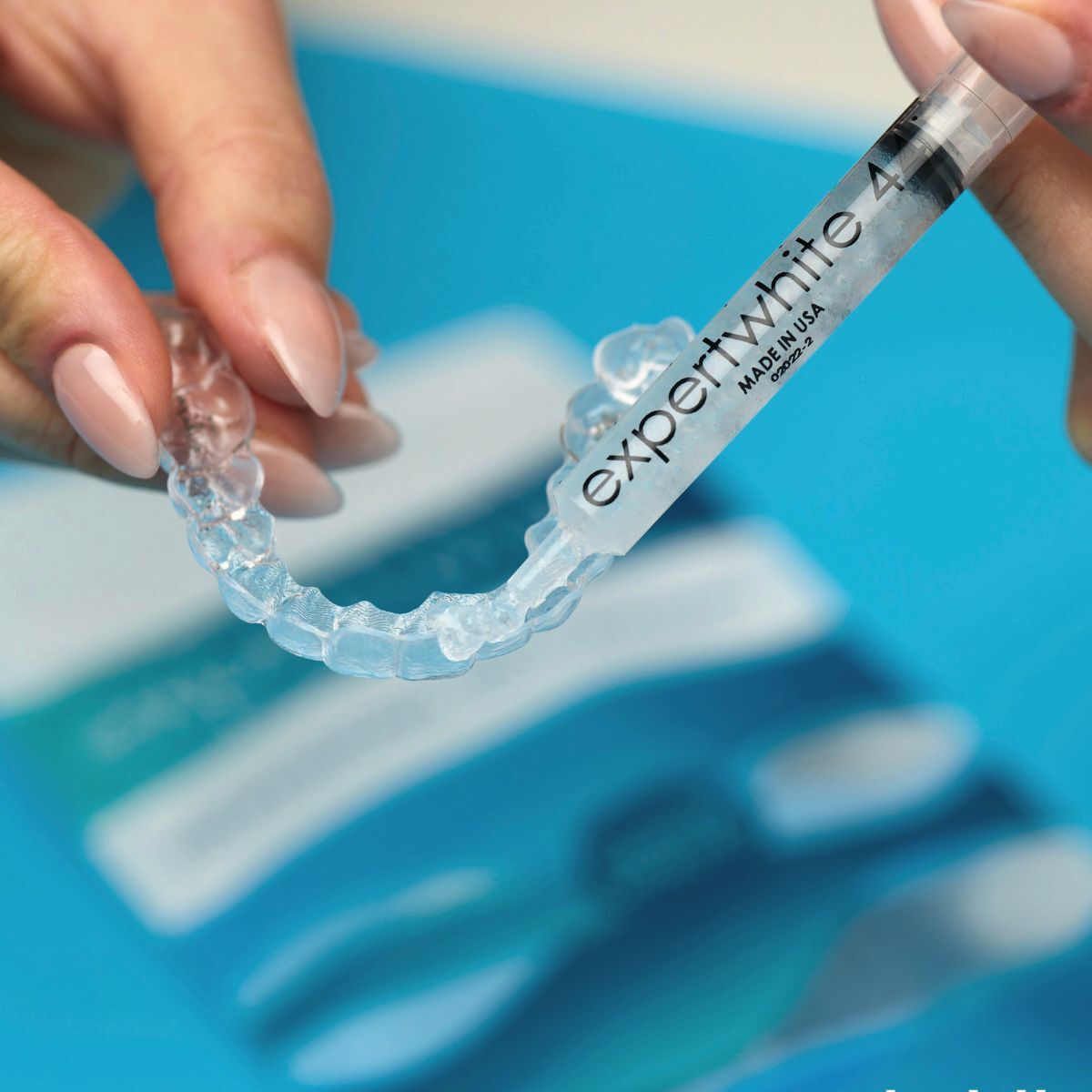 Teeth whitening gels for trays