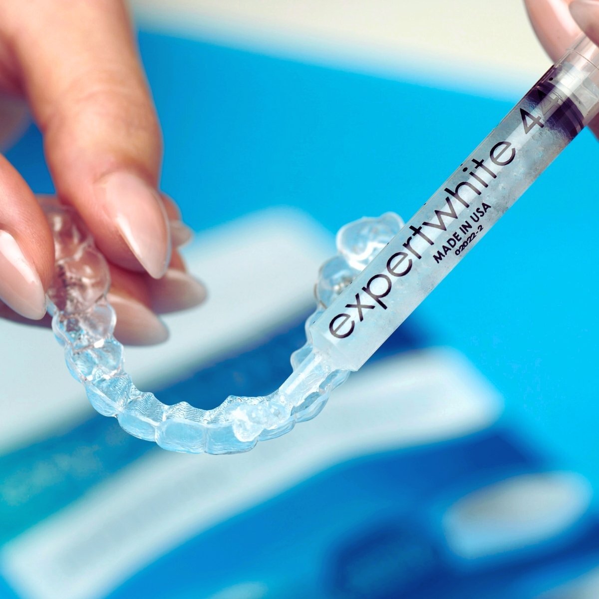 Teeth whitening gels for trays