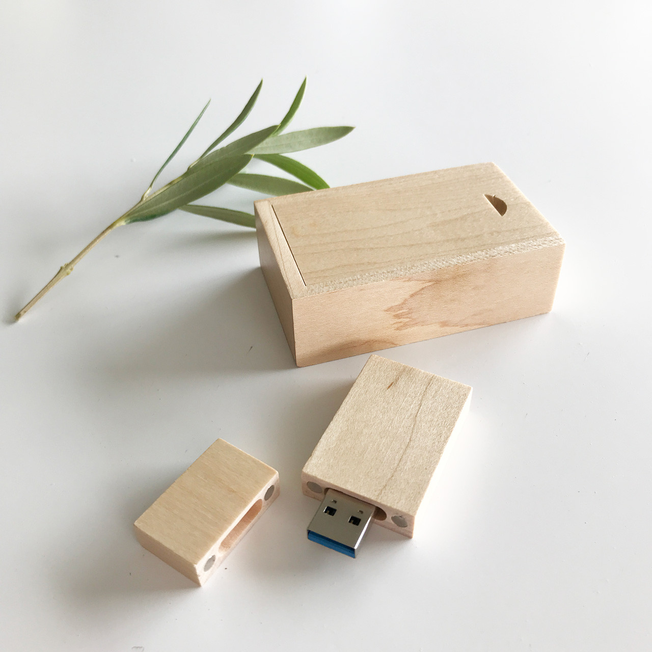 Maple Wooden USB flash drive with small wooden box packaging Keepsake