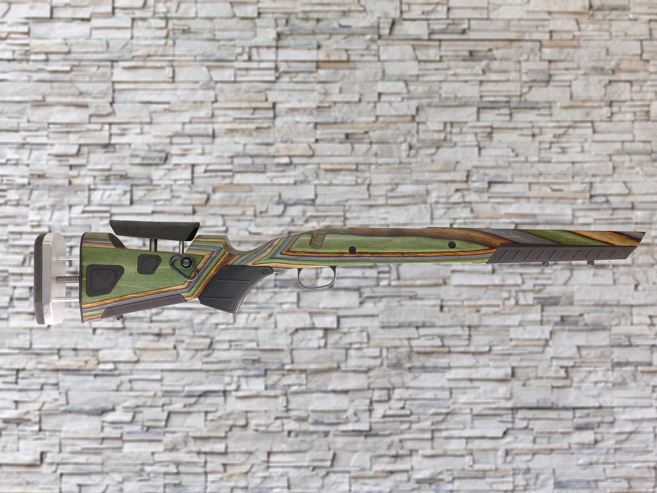 Boyds At-One Forest Camo tock Savage AXIS Short Action Bull Barrel Rifle