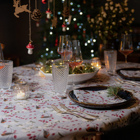 Luxury Christmas Linen-Like Tablecloth - Robin & Berries Light Grey - Available in 7 Sizes