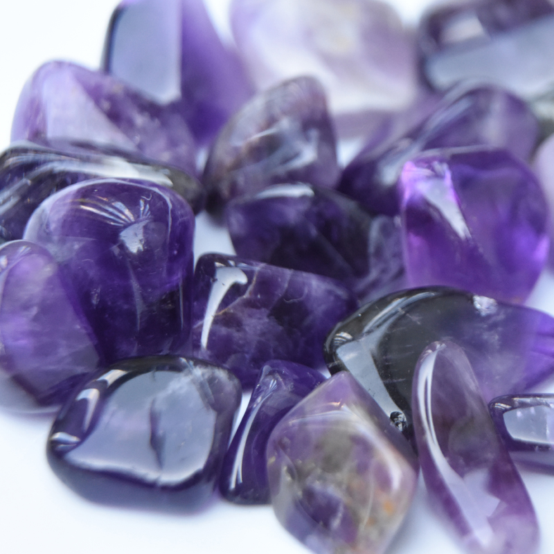 Amethyst Crystals – Meaning & Properties of the Purple Stone