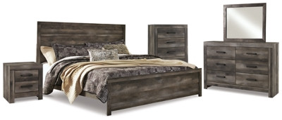 Ashley Wynnlow Gray King Panel Bed with Mirrored Dresser, Chest and Nightstand