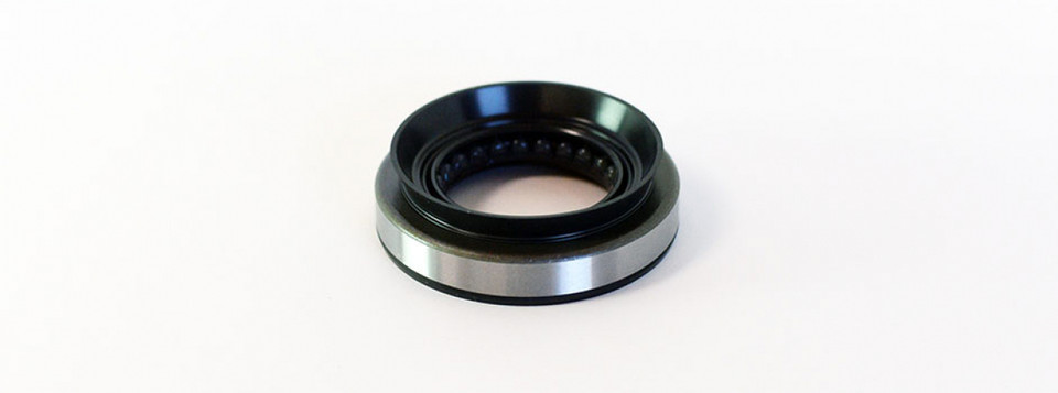 Pinion Seal for 6.7" AE86 rear end