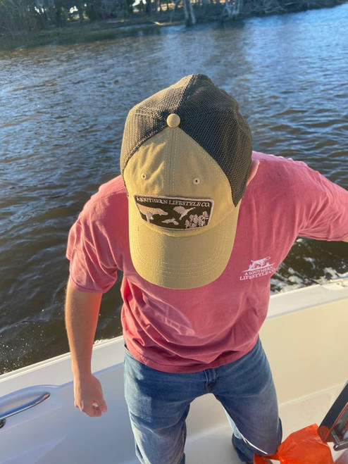 A SOUTHERN LIFESTYLE CO. MESH BACK FIELD HAT