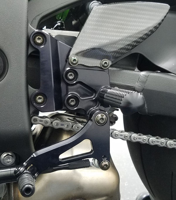 graves-2019-zx10-zx10rr-rearsets-02-81298.1553637570.1280.1280-1-.jpg