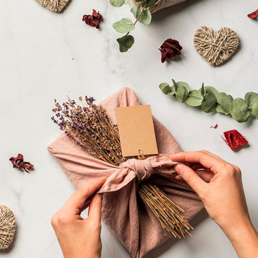 How To Celebrate A Plastic-free Christmas