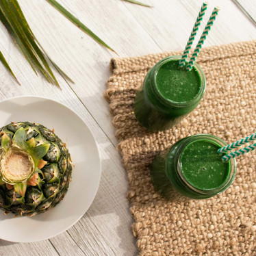 Tropical Green Smoothie with Spirulina