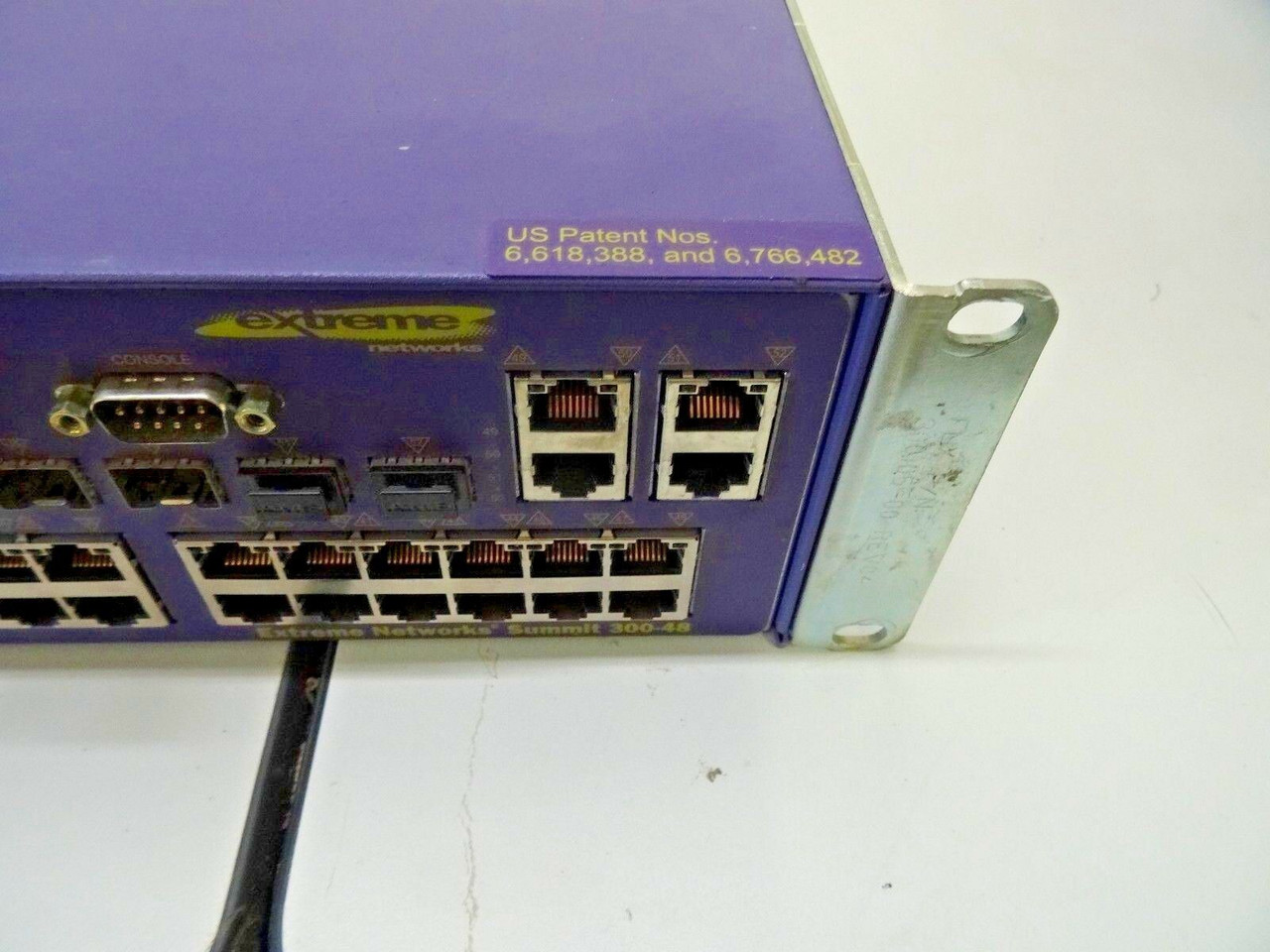 Extreme Networks Summit 300-48 10/100 Ethernet Switch 15402