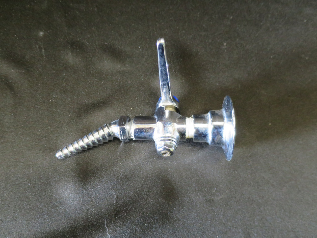 Laboratory Wall Mount GAS Valve with 30 degree Nozzle **PARTS ONLY, AS IS"