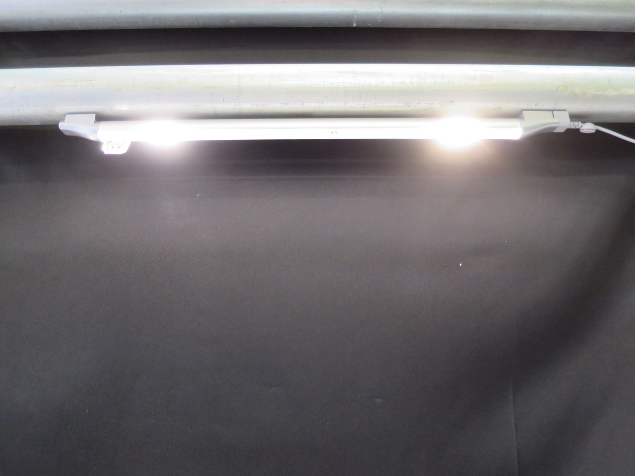 Herman Miller G6160 Twist LED Magnetic Under Cabinet Task Light