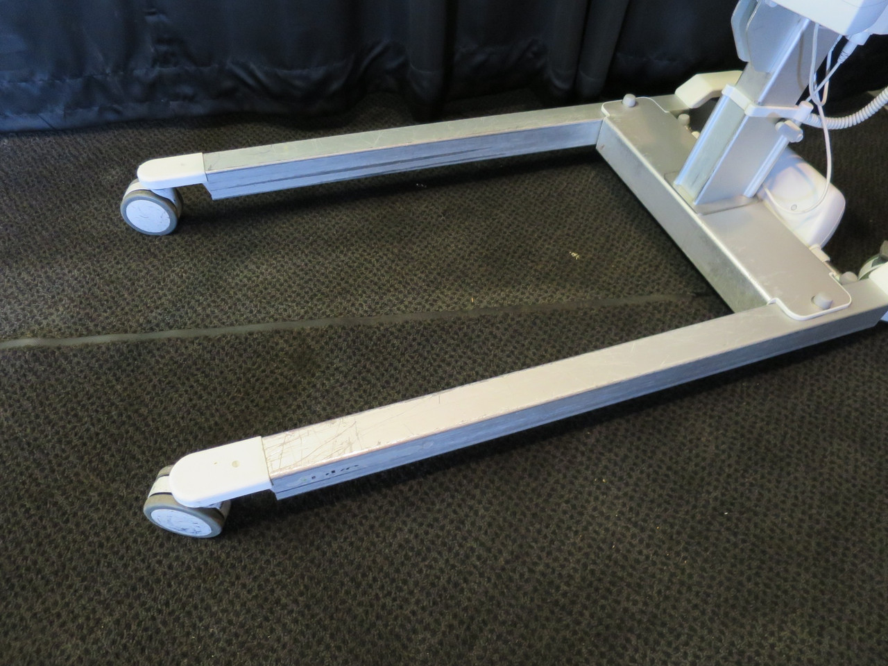 ​Electric  Patient Lift 550lbs Capacity  Liko Viking L #4