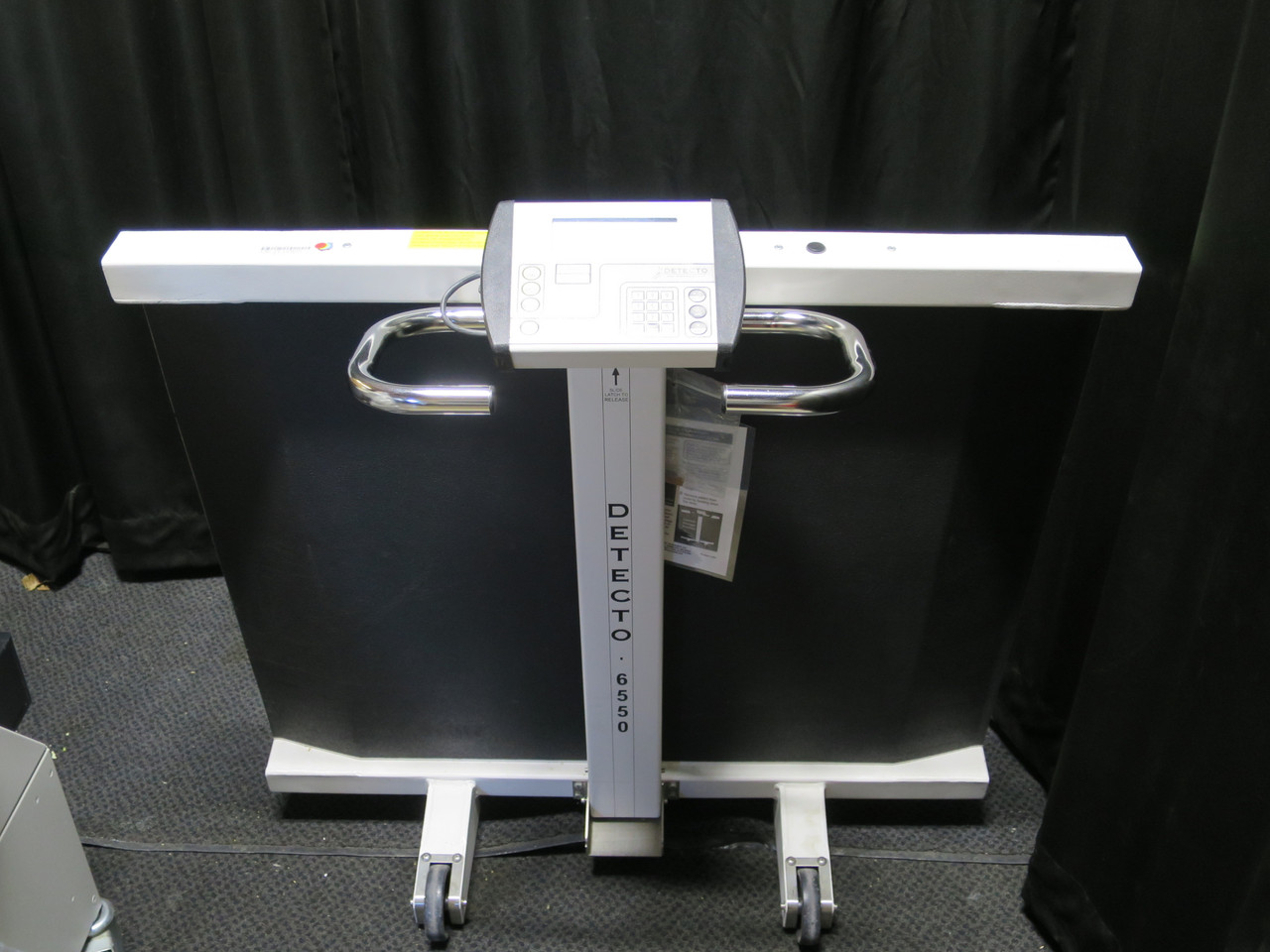 Detecto 6550 Foldaway 1000 LB Battery Operated Wheelchair Scale