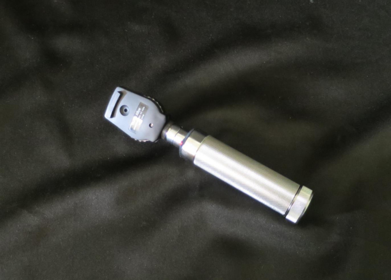 Welch Allyn 3.5V Rechargeable 11710 Ophthalmoscope w/o battery