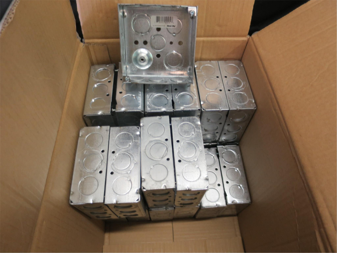 4" Square Metallic Outlet Box with Ground Galvanized Steel