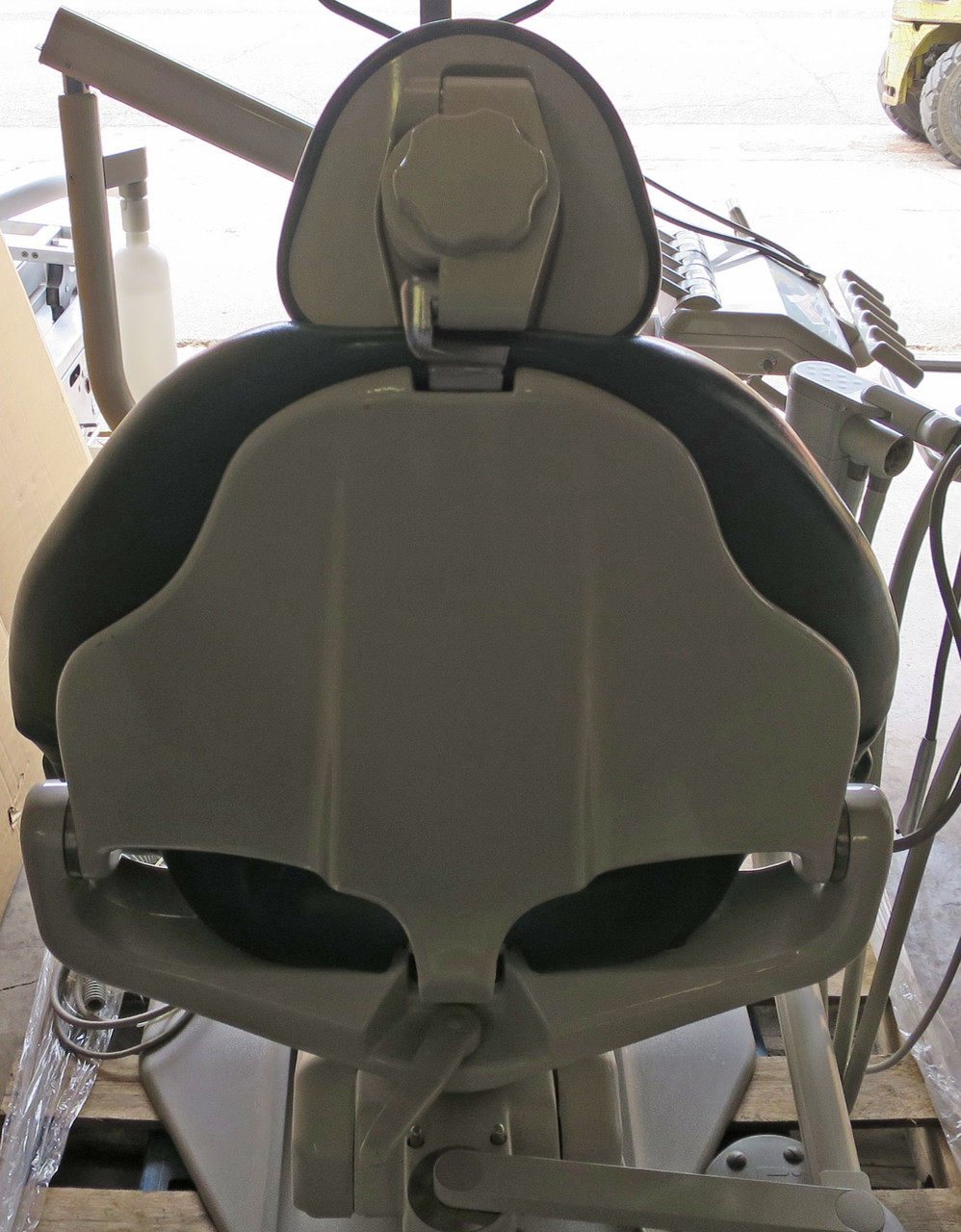 Adec Cascade Dental Chair w/ Adec 7115 Operatory / Assistant's Arms