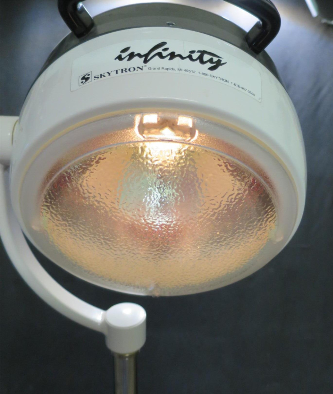 Skytron Infinity Rolling Exam Lamp