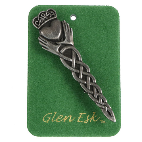 irish claddagh kilt pin