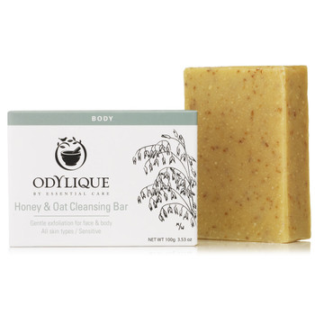 Odylique Honey & Oatmeal Cleansing Bar er et økologisk såpestykke som fungerer som både ansiktsskrubb og håndsåpe på en gang.