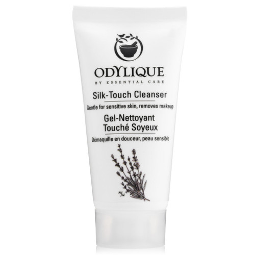 Odylique Silk Touch Cleanser er en innovativ rens som først har en geleaktig konsistens, men som i kontakt med vann forvandles til en melkeaktig konsistens. Rensen er mild, selv for sensitiv hud og etterlater huden fuktet i opp til åtte timer. Rensen lukter lavendel og ylang ylang