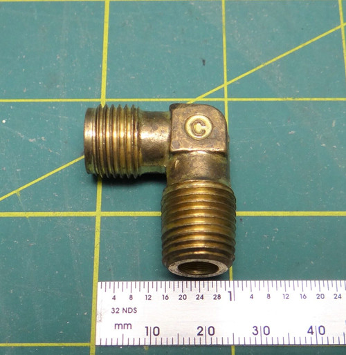 Swagelok 9/16" X 17/32" OD 37° Brass 90° Male Elbow 9/32" X 9/32" ID
