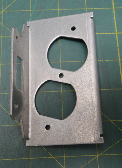  Recessed TV Multimedia Single Gang Outlet Cover Steel 4.5in L 2.75in W 1.5in H 