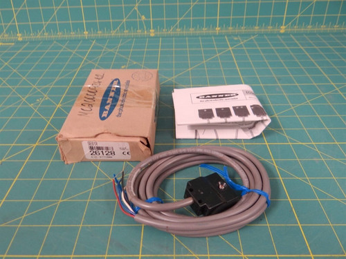 Banner 26128 Photoelectric Sensor    SE61R 