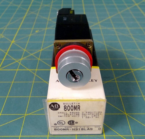 Allen-Bradley 800M-XAS with 800MR-H31B Locking Top Attached - No Key