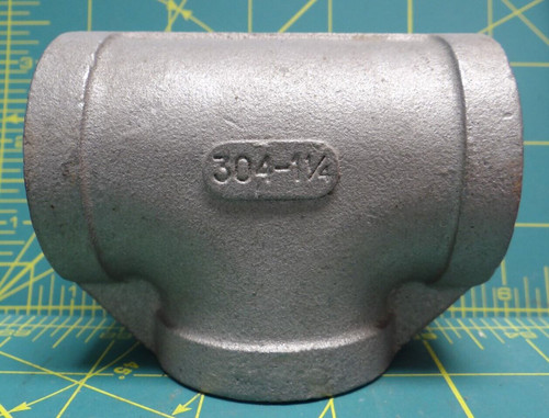 Pipe Tee 1-1/4" 304 150 Female Threads